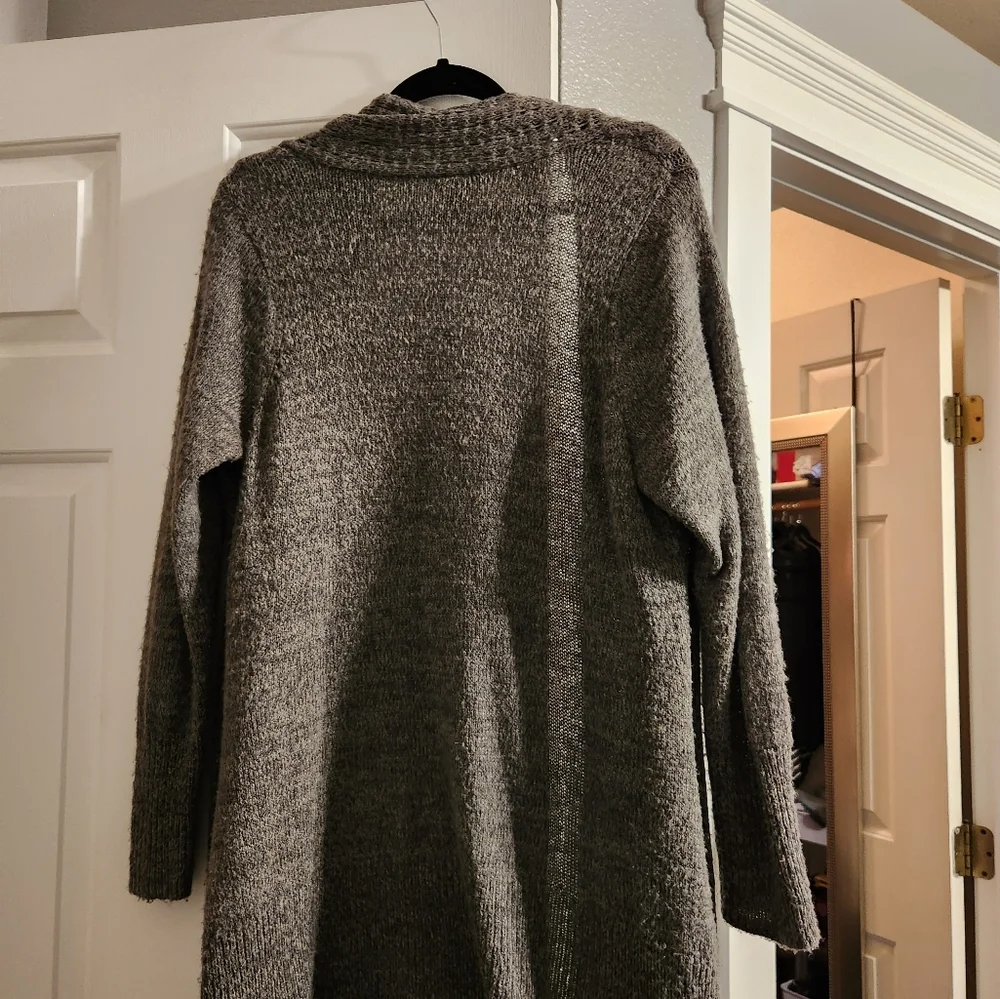 Cardigans - Picture 8 of 9